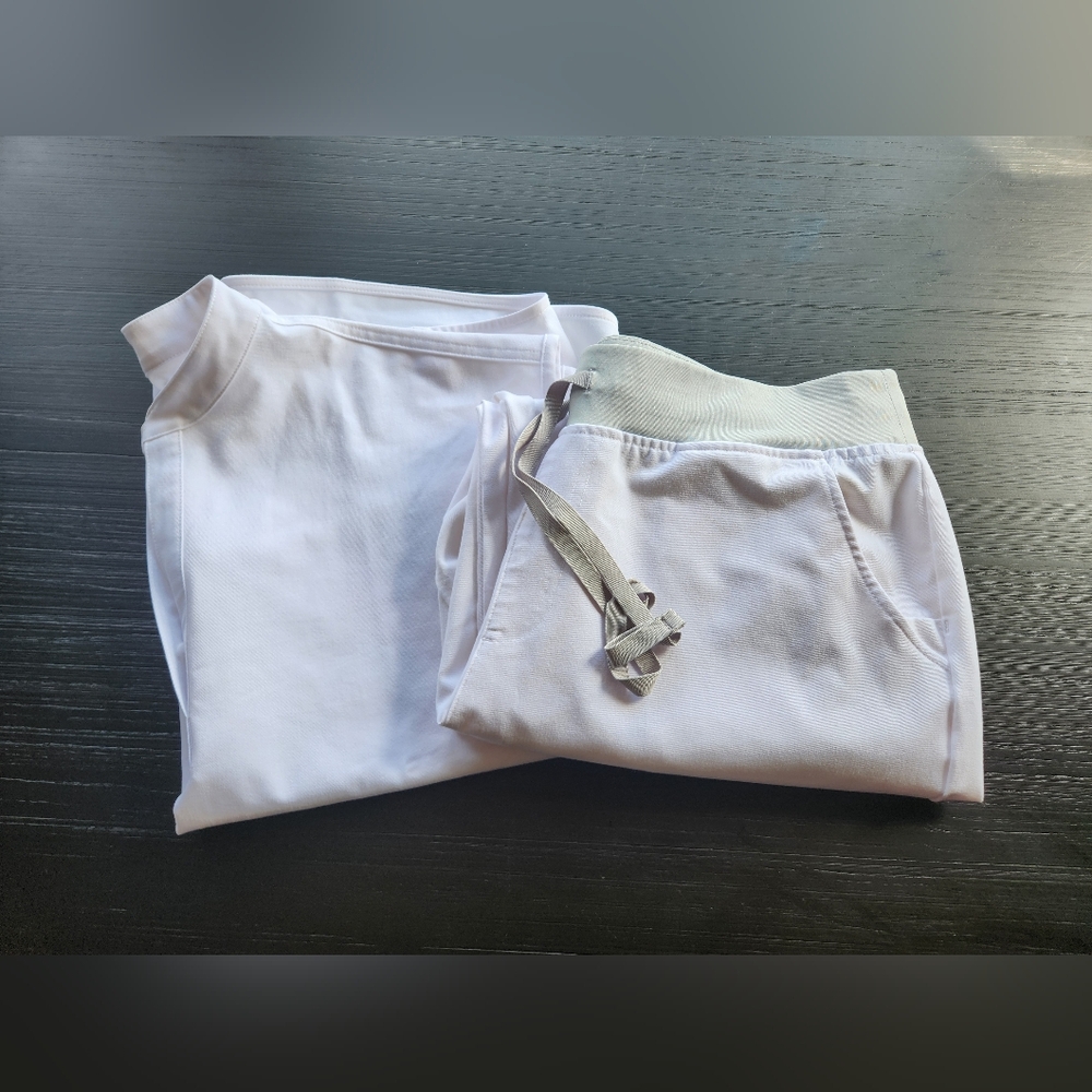 M/XL FIGS Optic White Set Petite Extremely RARE Limited Edition